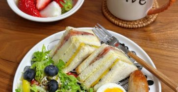 Ham & Egg Sandwich Breakfast Plate