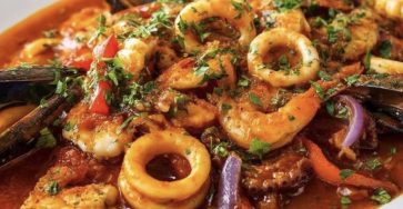 Zarzuela de Mariscos (Spanish Seafood Stew)