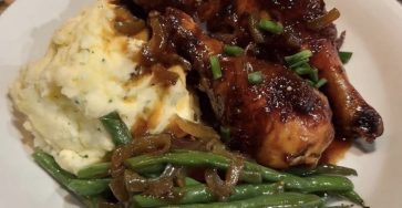 BBQ Smothered Chicken Drumsticks with Mashed Potatoes & Green Beans 