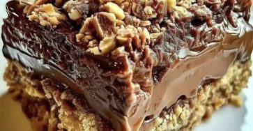 Nutella Crumble Cake